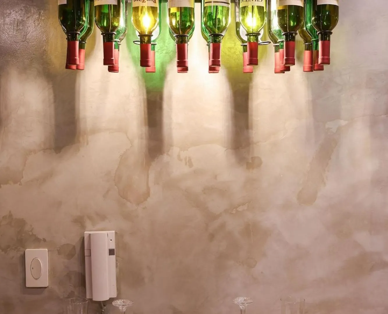 Guest house Kensal Industrial - Air Residences Makati City